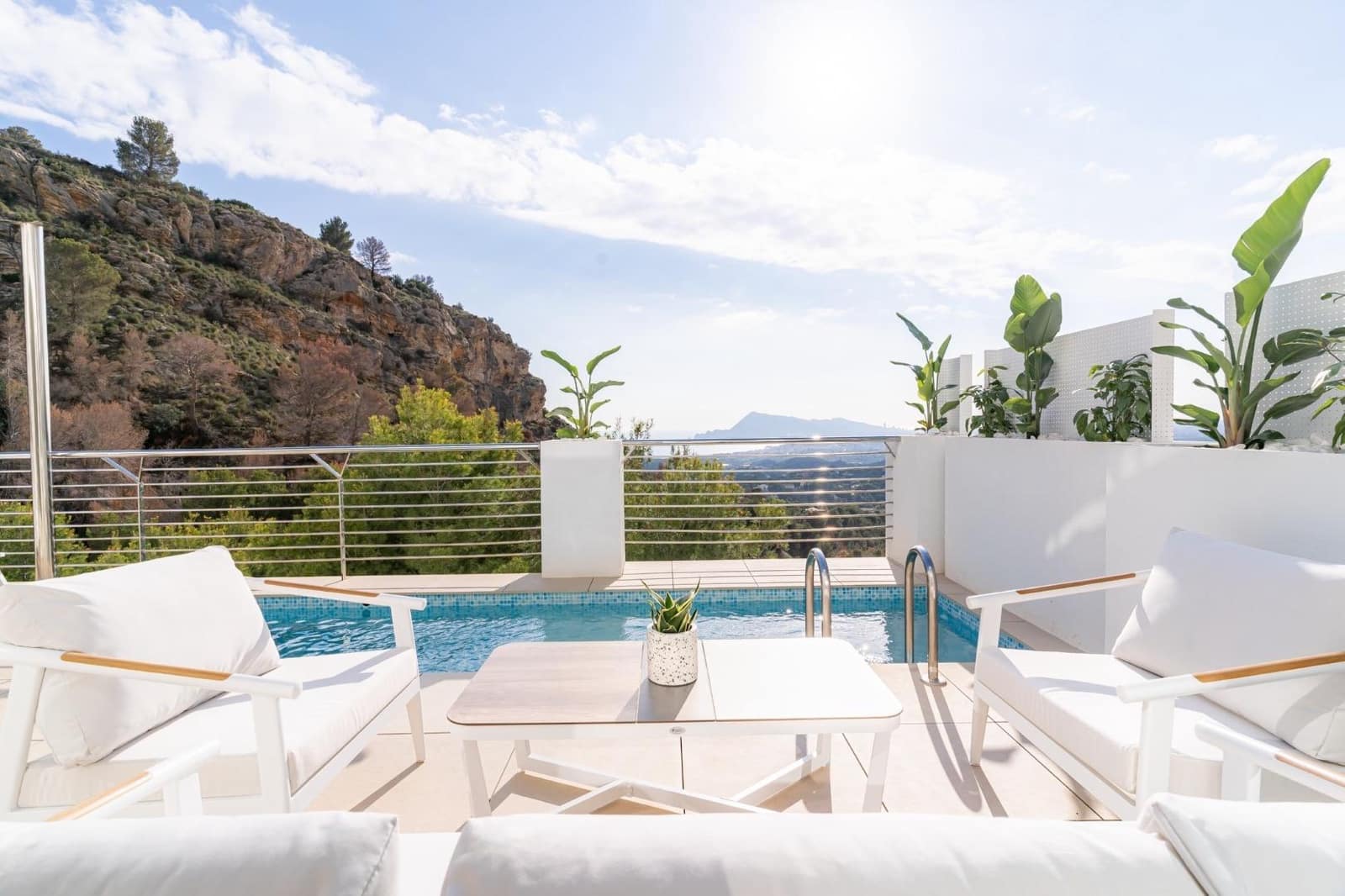 4 bedroom Villa for sale in Altea with pool garage - € 1,095,000 (Ref: 9089992)