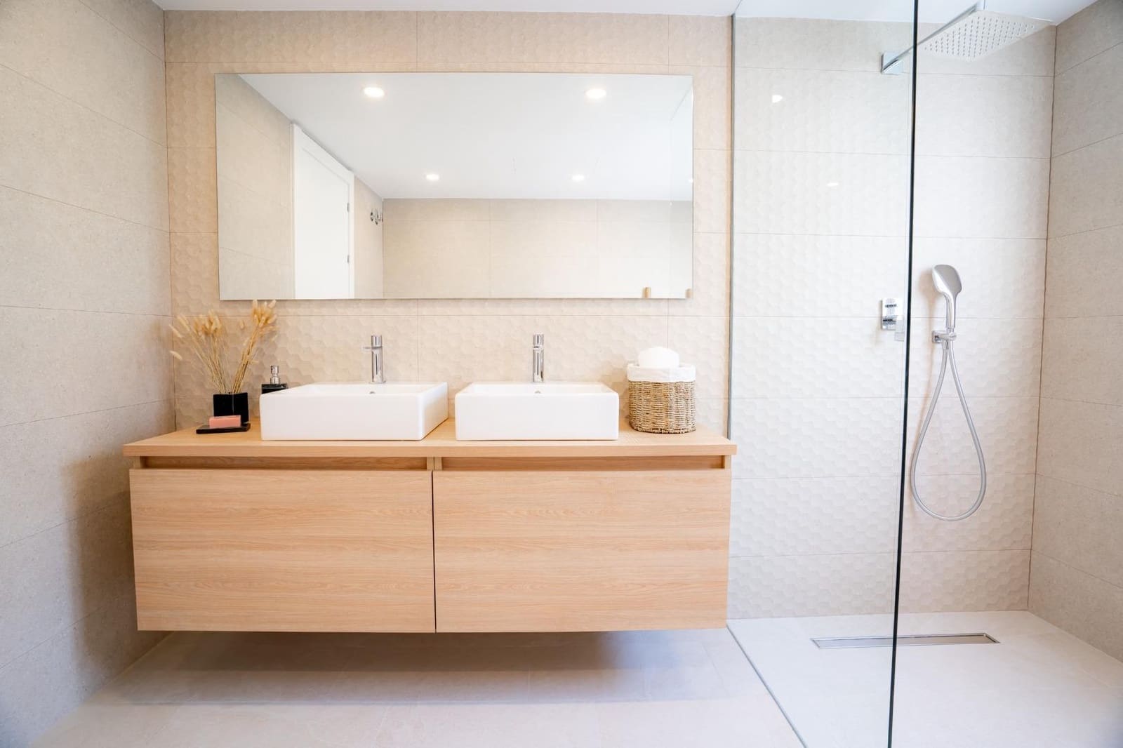 4 bedroom Villa for sale in Altea with pool garage - € 1,095,000 (Ref: 9089992)