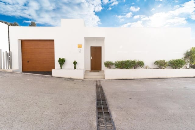 4 bedroom Villa for sale in Altea with pool garage - € 1,095,000 (Ref: 9089992)