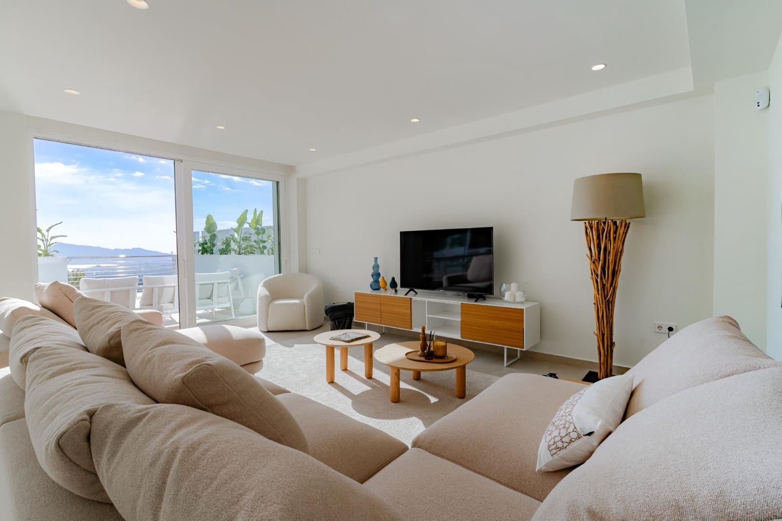 4 bedroom Villa for sale in Altea with pool garage - € 1,095,000 (Ref: 9089992)