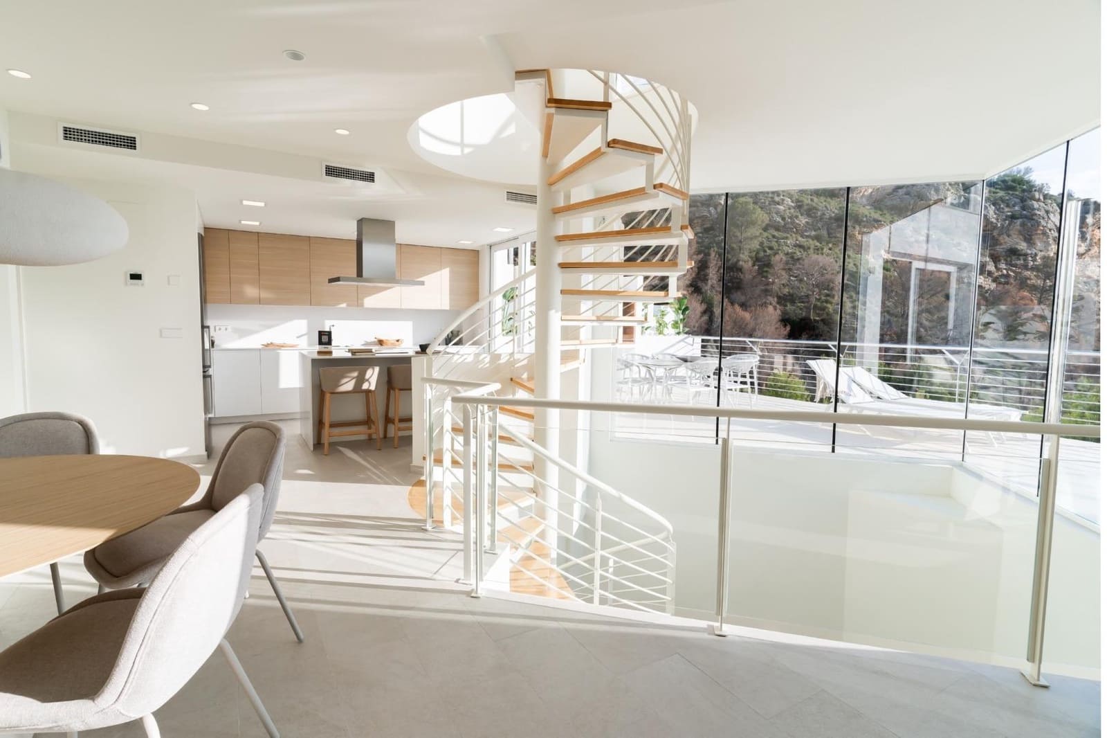 4 bedroom Villa for sale in Altea with pool garage - € 1,095,000 (Ref: 9089992)