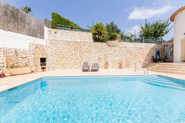 4 quarto Moradia para venda em Moraira, Teulada-Moraira com piscina garagem - 689 000 € (Ref: 9096169)