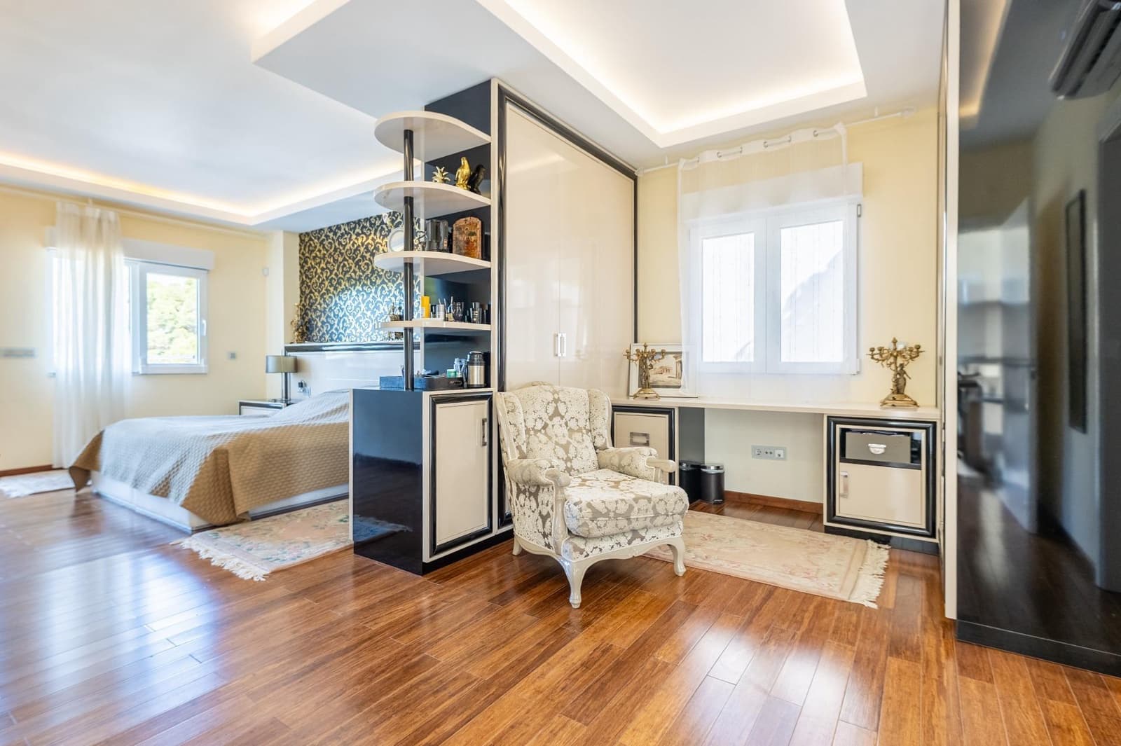 7 bedroom Villa for sale in Altea with pool garage - € 1,950,000 (Ref: 9147392)