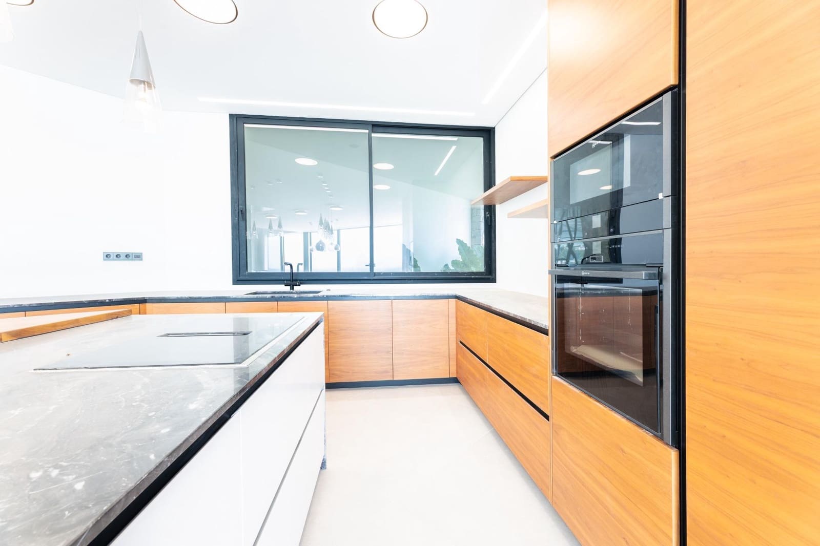 5 bedroom Villa for sale in Altea with pool garage - € 4,950,000 (Ref: 9147393)