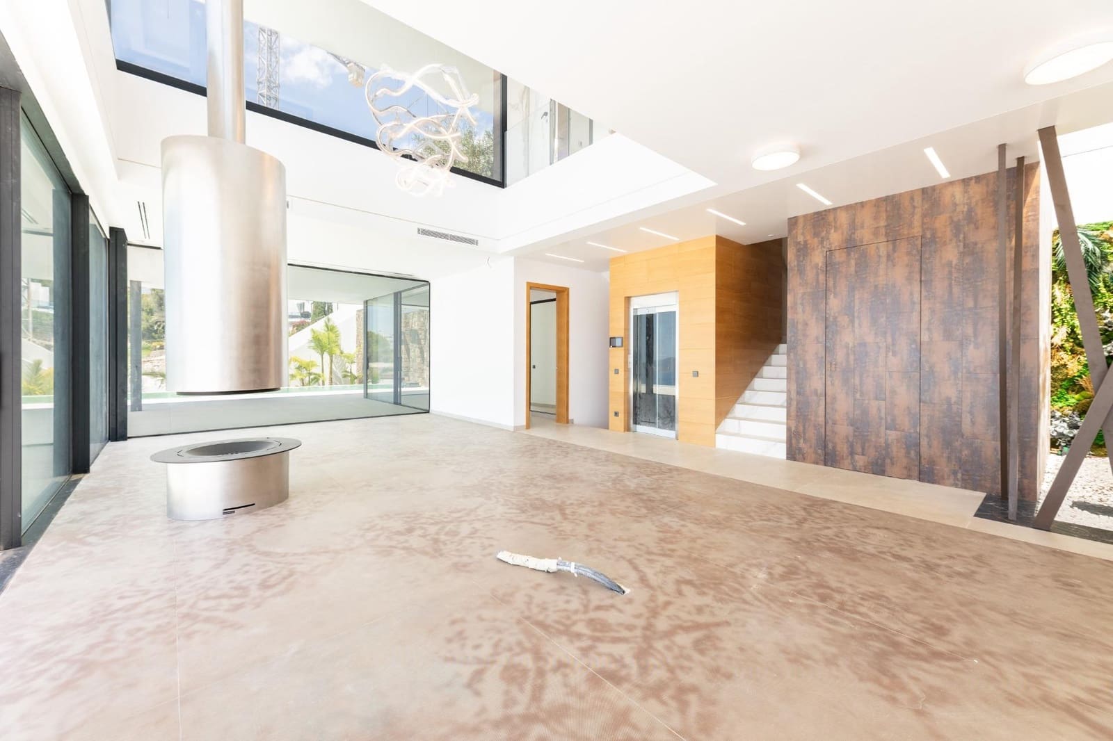 5 bedroom Villa for sale in Altea with pool garage - € 4,950,000 (Ref: 9147393)