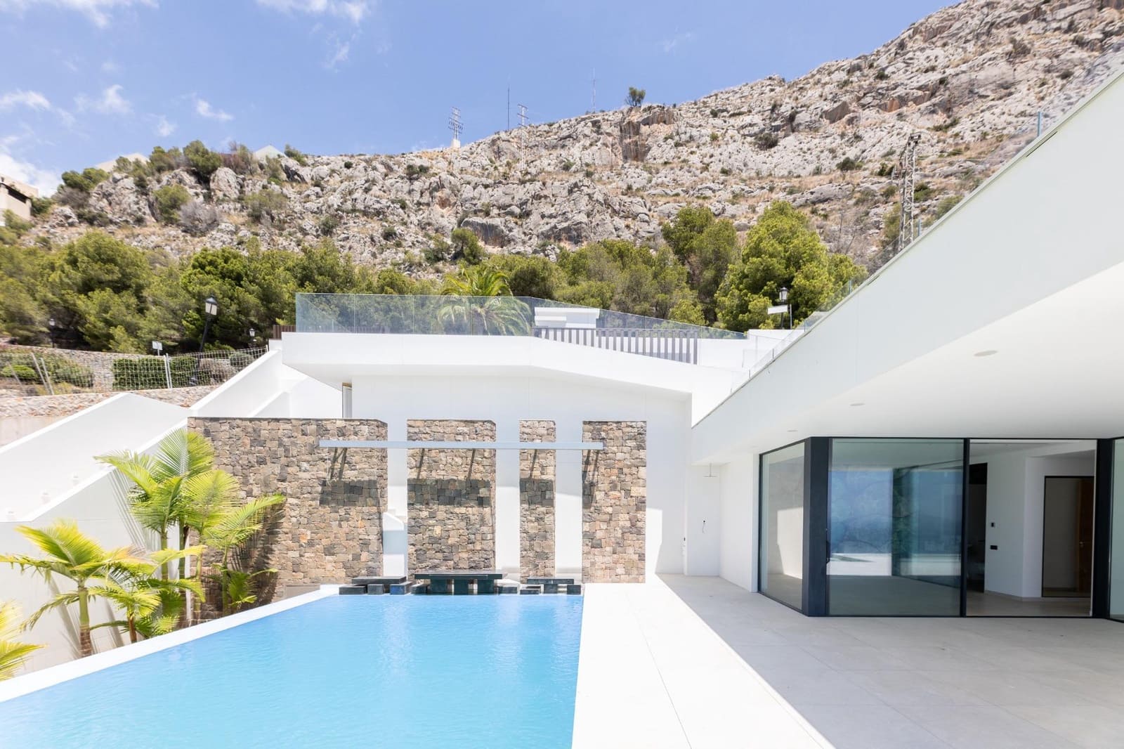 5 bedroom Villa for sale in Altea with pool garage - € 4,950,000 (Ref: 9147393)