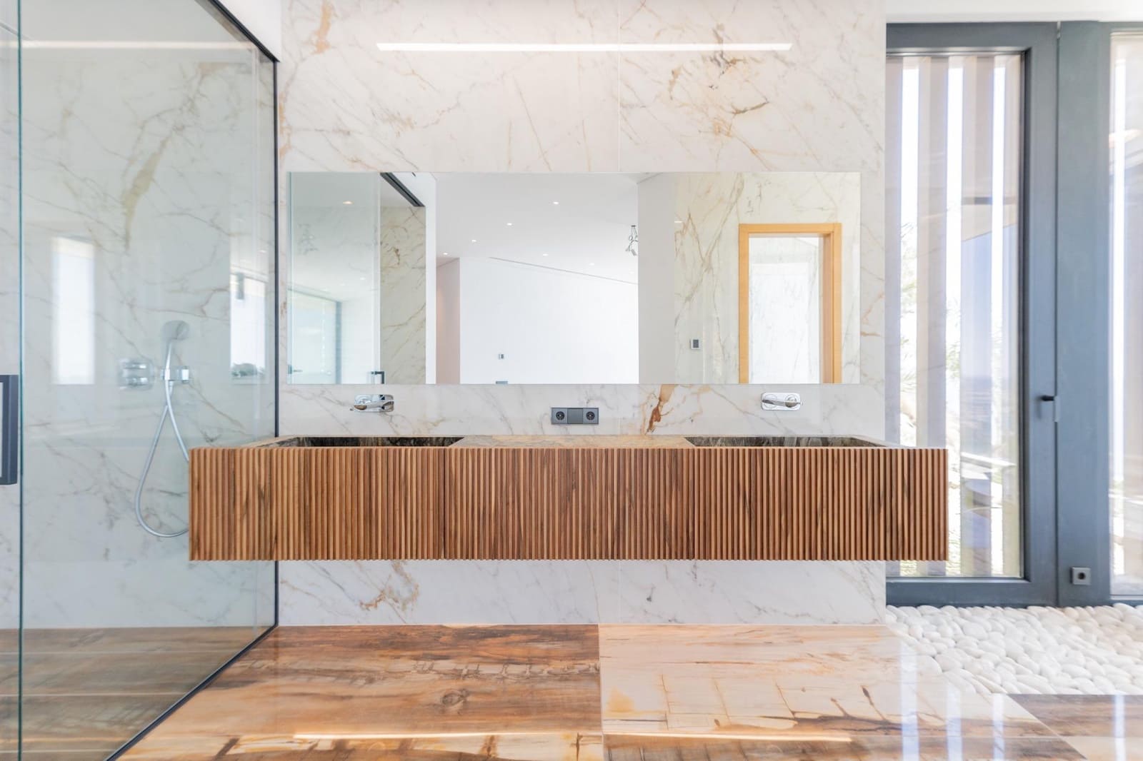 5 bedroom Villa for sale in Altea with pool garage - € 4,950,000 (Ref: 9147393)