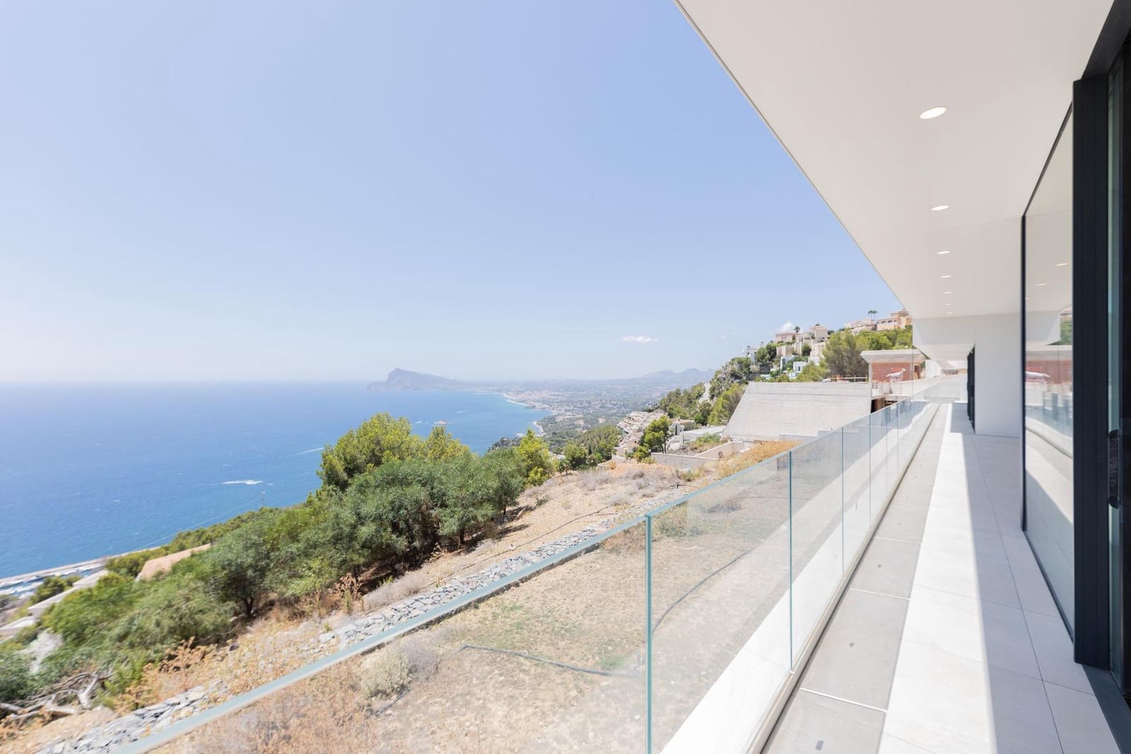 5 bedroom Villa for sale in Altea with pool garage - € 4,950,000 (Ref: 9147393)