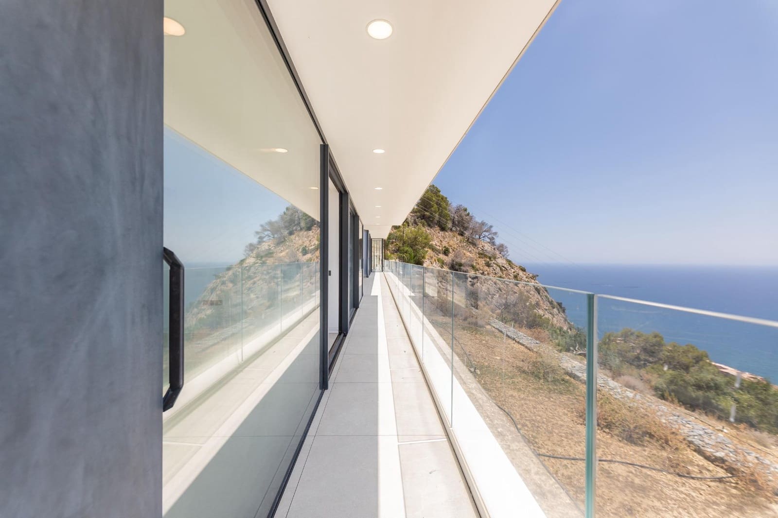 5 bedroom Villa for sale in Altea with pool garage - € 4,950,000 (Ref: 9147393)