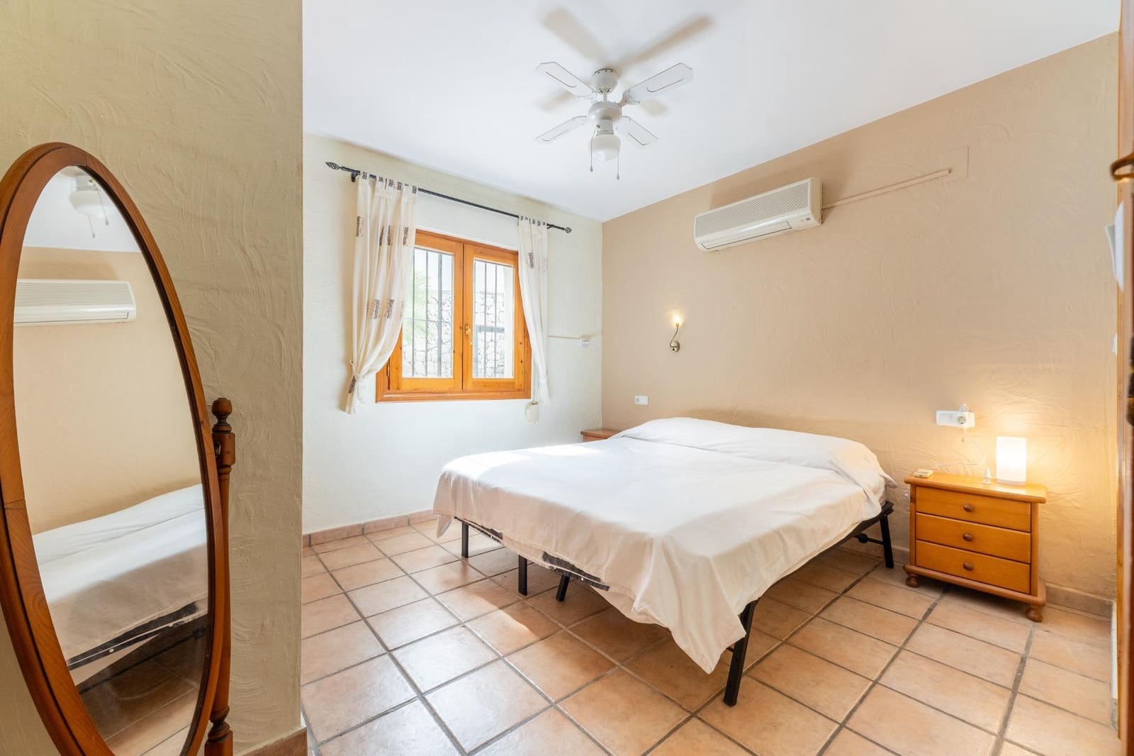 4 bedroom Villa for sale in Calpe / Calp with pool garage - € 620,000 (Ref: 9297080)