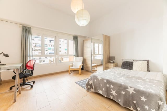 4 bedroom Flat for sale in Sant Francesc, Valencia city - € 599,000 (Ref: 9326660)