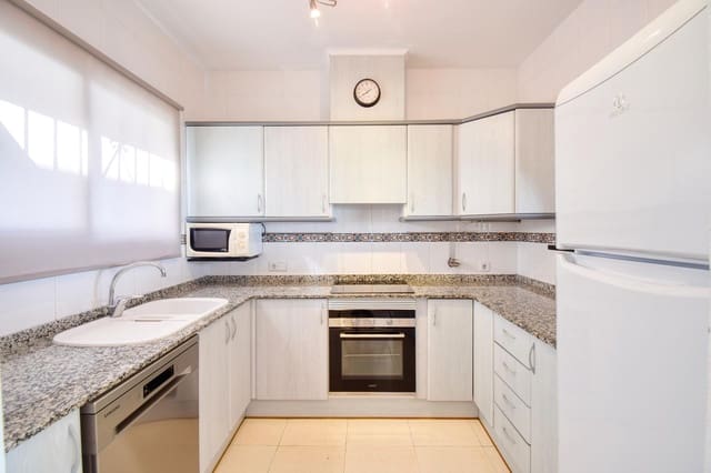 3 Zimmer Reihenhaus zu verkaufen in Calpe / Calp mit Pool - 335.000 € (Ref: 9330877)