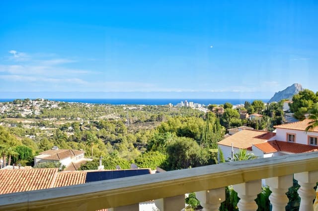 3 Zimmer Reihenhaus zu verkaufen in Calpe / Calp mit Pool - 335.000 € (Ref: 9330877)