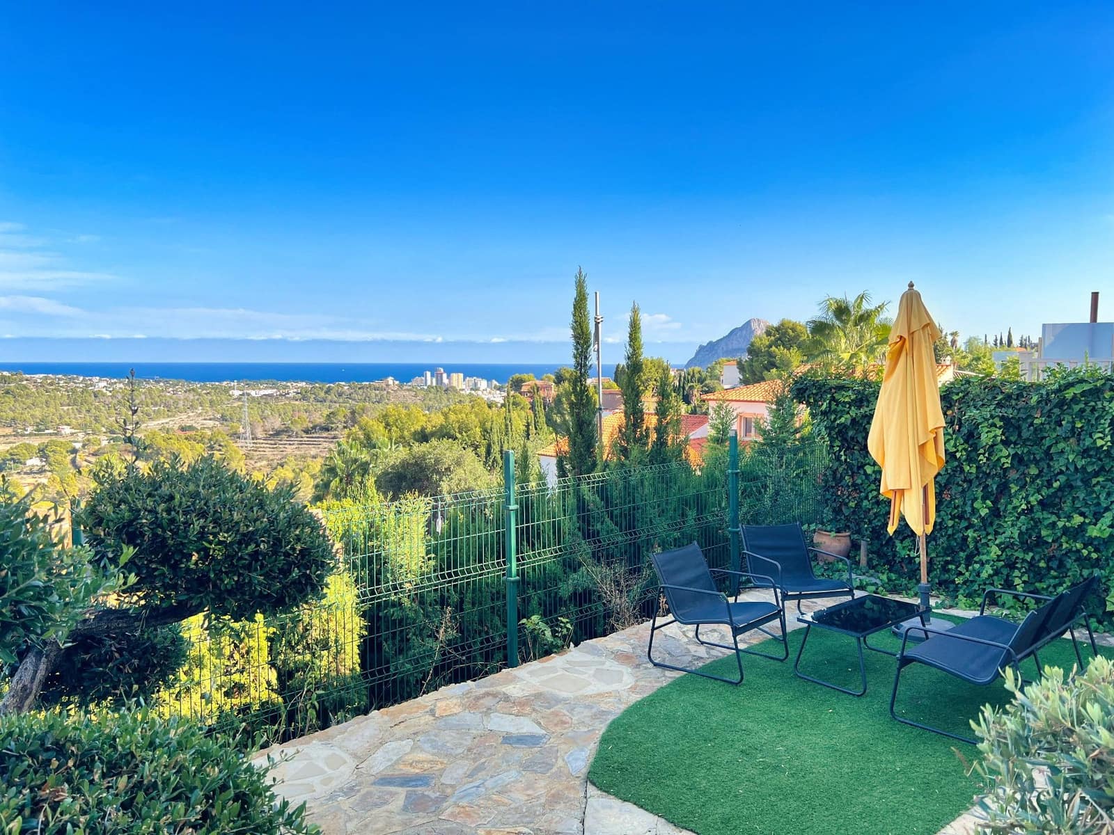 3 soveværelse Rækkehus til salg i Calpe / Calp med swimmingpool - € 335.000 (Ref: 9330877)