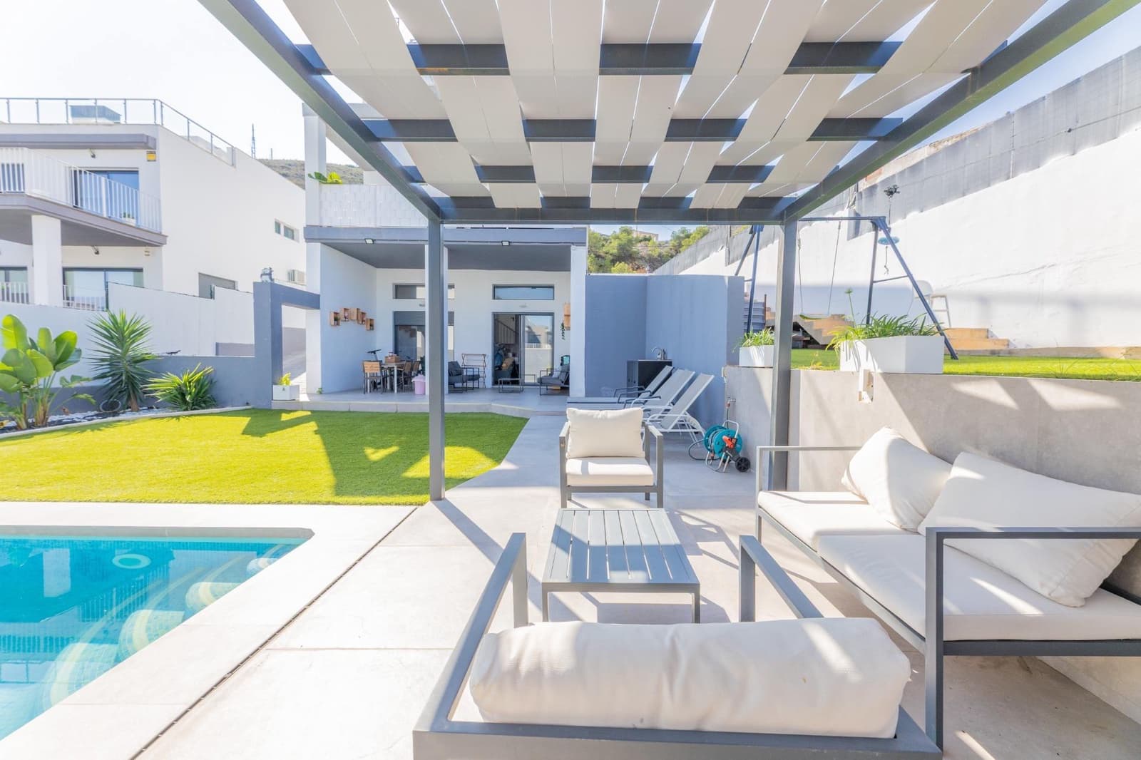 5 soveværelse Villa til salg i Chiva med swimmingpool garage - € 475.000 (Ref: 9335266)