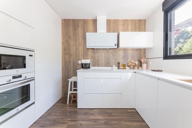 5 soverom Villa til salgs i Chiva med svømmebasseng garasje - € 475 000 (Ref: 9335266)