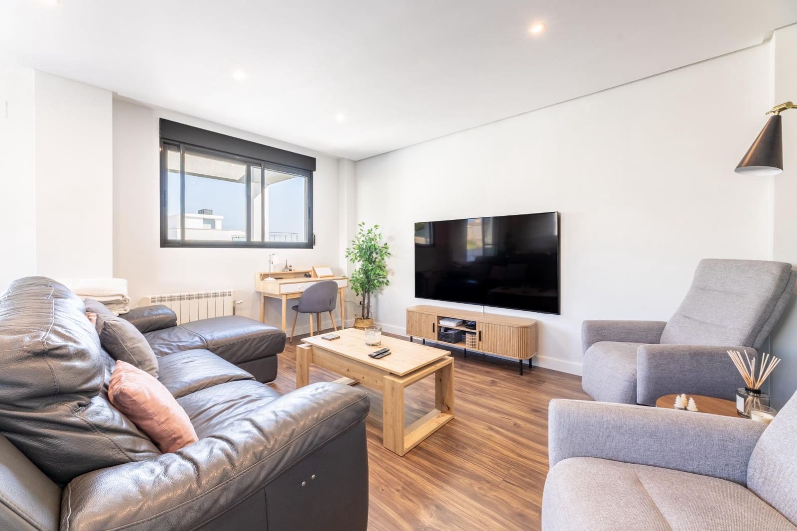 5 soveværelse Villa til salg i Chiva med swimmingpool garage - € 475.000 (Ref: 9335266)