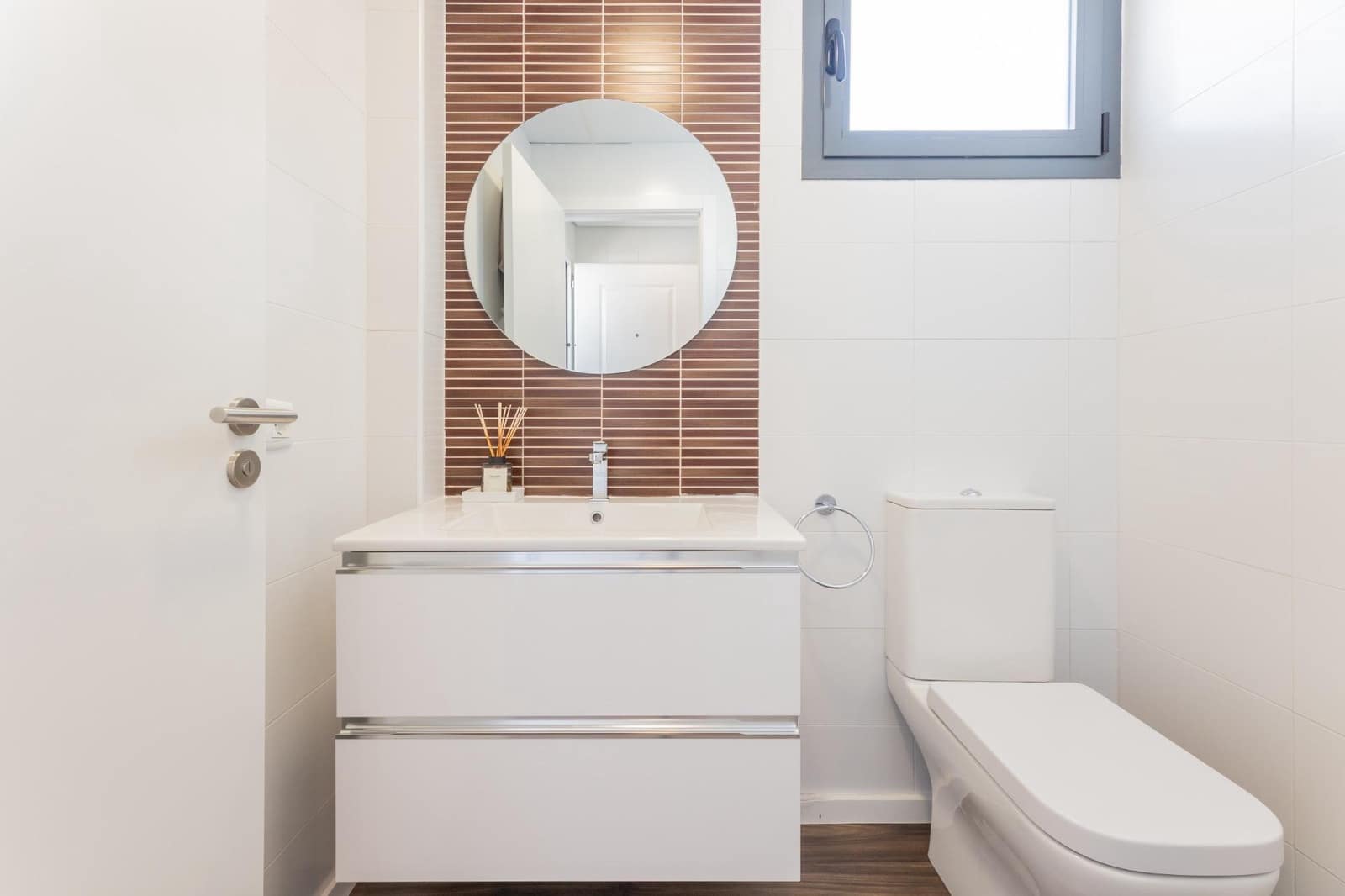 5 soveværelse Villa til salg i Chiva med swimmingpool garage - € 475.000 (Ref: 9335266)