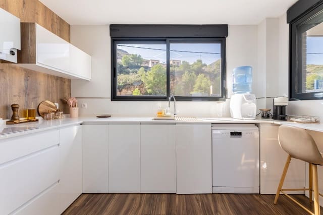 5 soverom Villa til salgs i Chiva med svømmebasseng garasje - € 475 000 (Ref: 9335266)