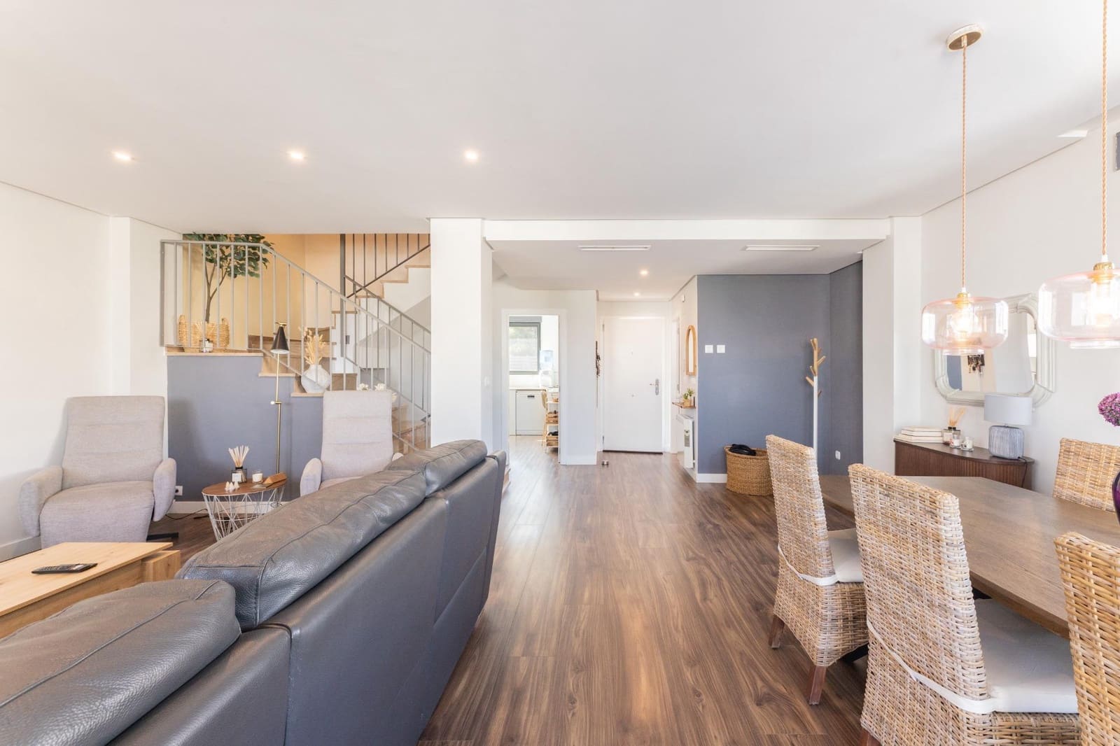 5 soveværelse Villa til salg i Chiva med swimmingpool garage - € 475.000 (Ref: 9335266)