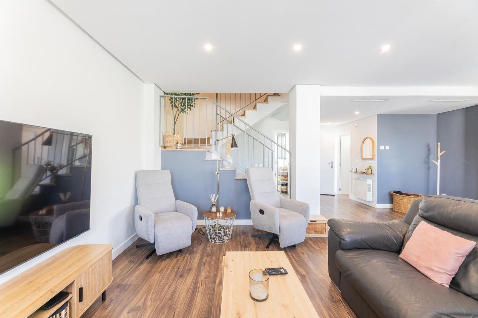 5 soveværelse Villa til salg i Chiva med swimmingpool garage - € 475.000 (Ref: 9335266)