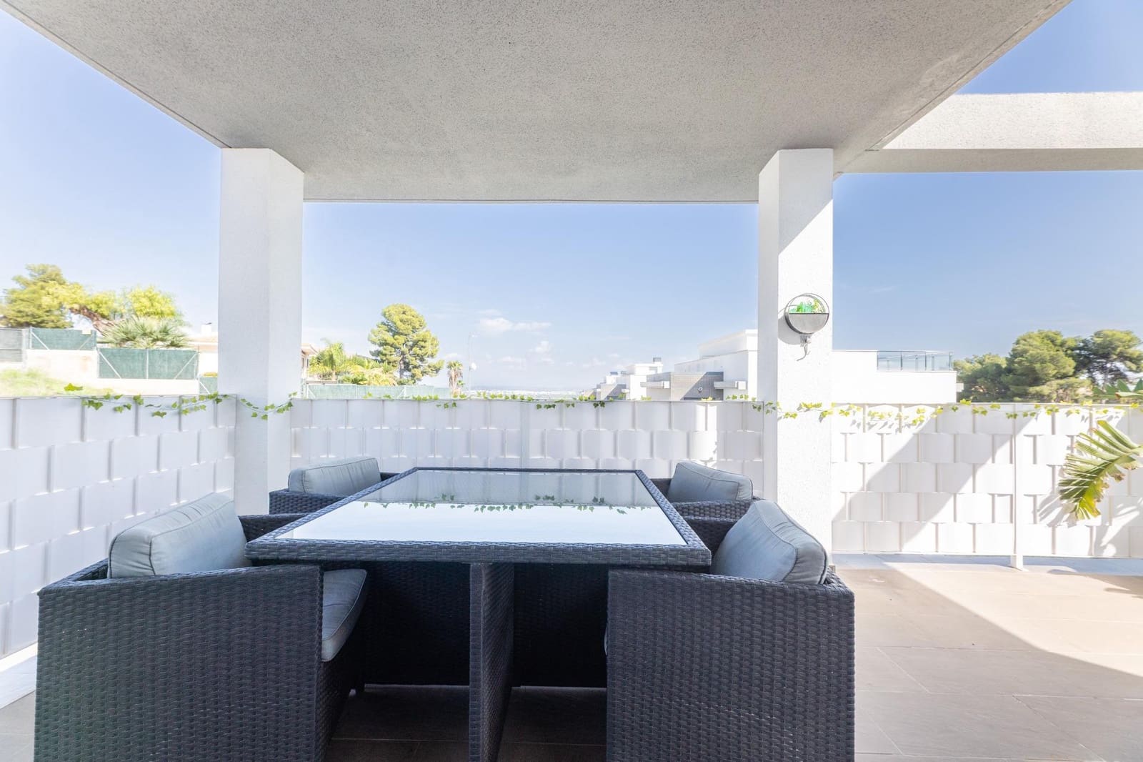 5 soveværelse Villa til salg i Chiva med swimmingpool garage - € 475.000 (Ref: 9335266)