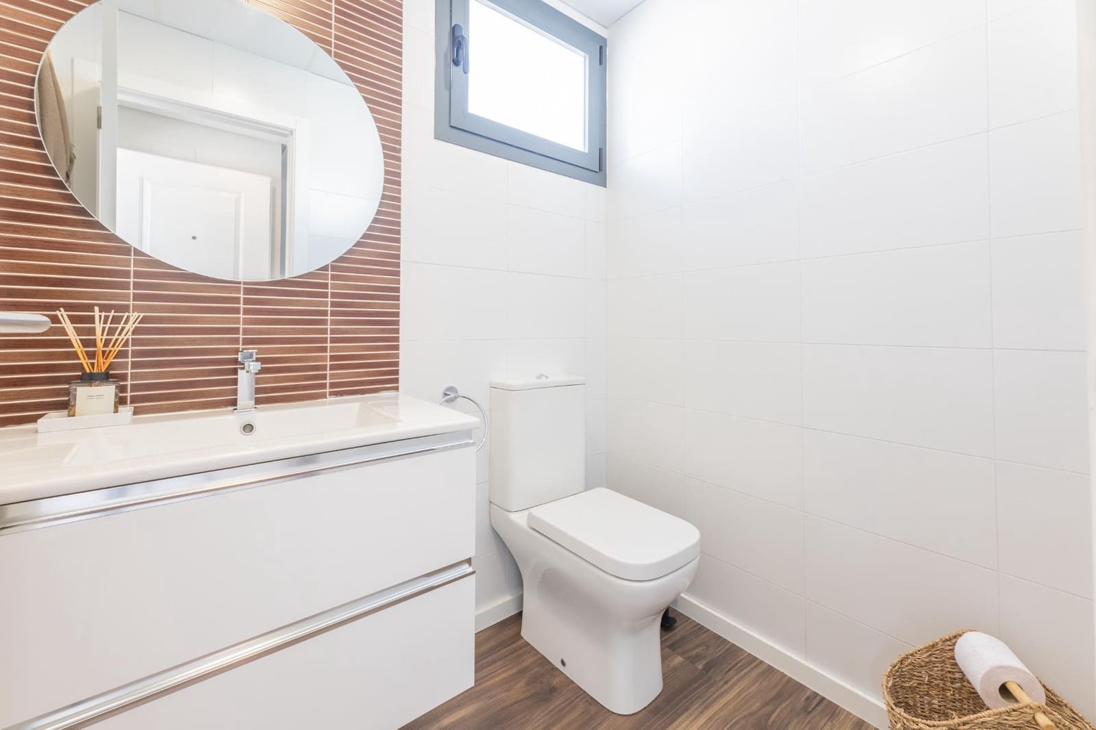 5 soveværelse Villa til salg i Chiva med swimmingpool garage - € 475.000 (Ref: 9335266)