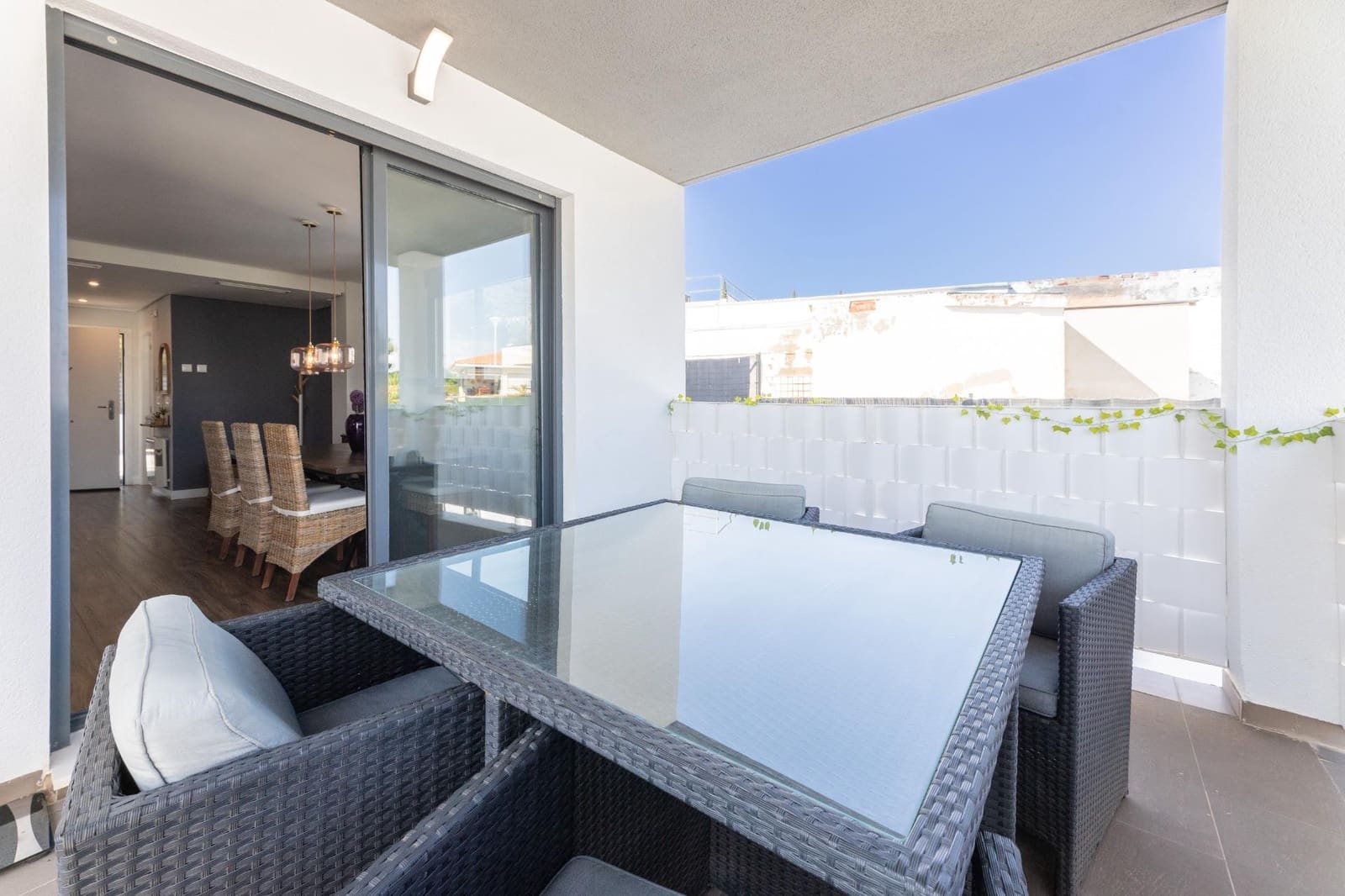 5 soveværelse Villa til salg i Chiva med swimmingpool garage - € 475.000 (Ref: 9335266)