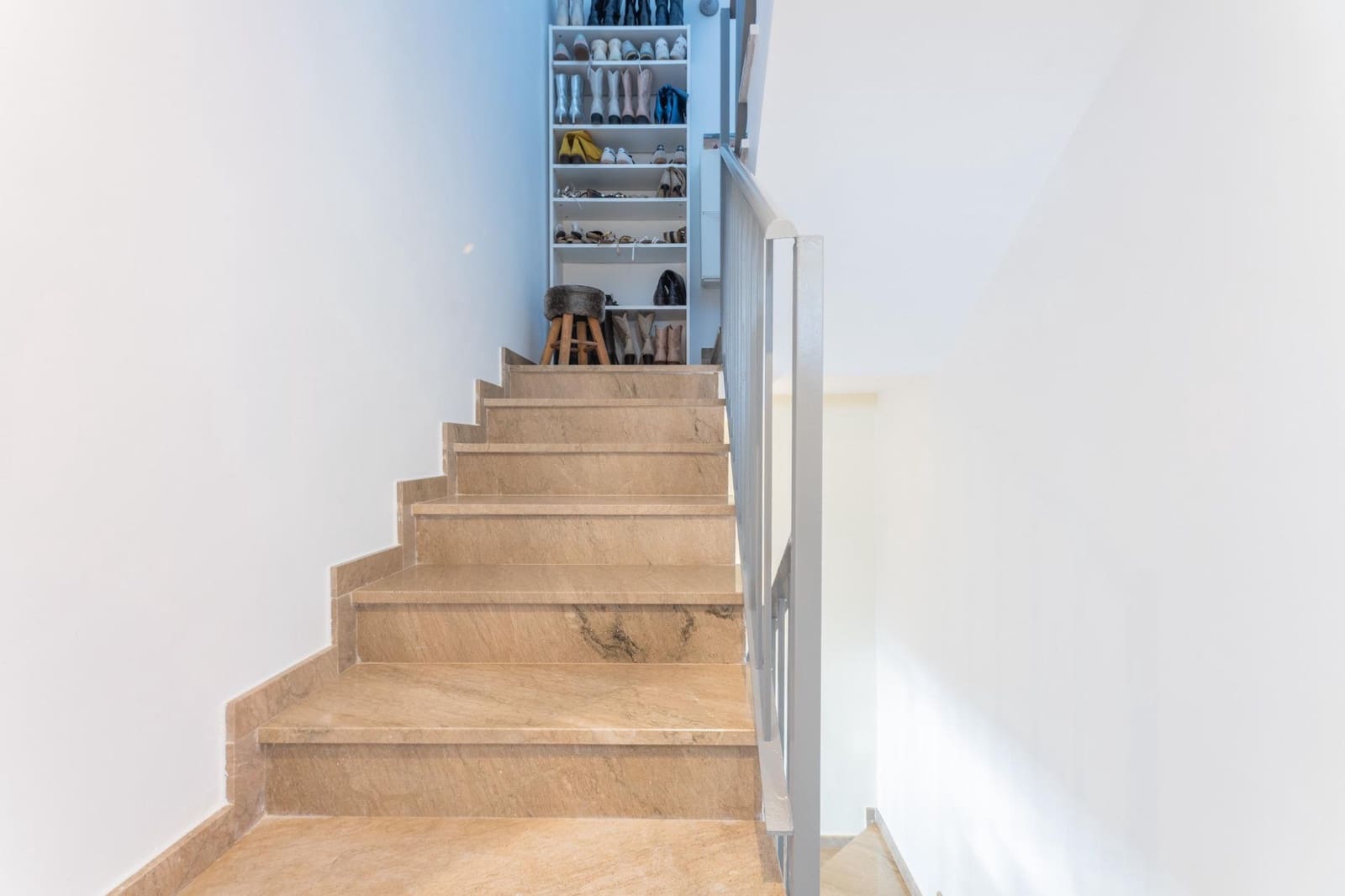 5 soveværelse Villa til salg i Chiva med swimmingpool garage - € 475.000 (Ref: 9335266)