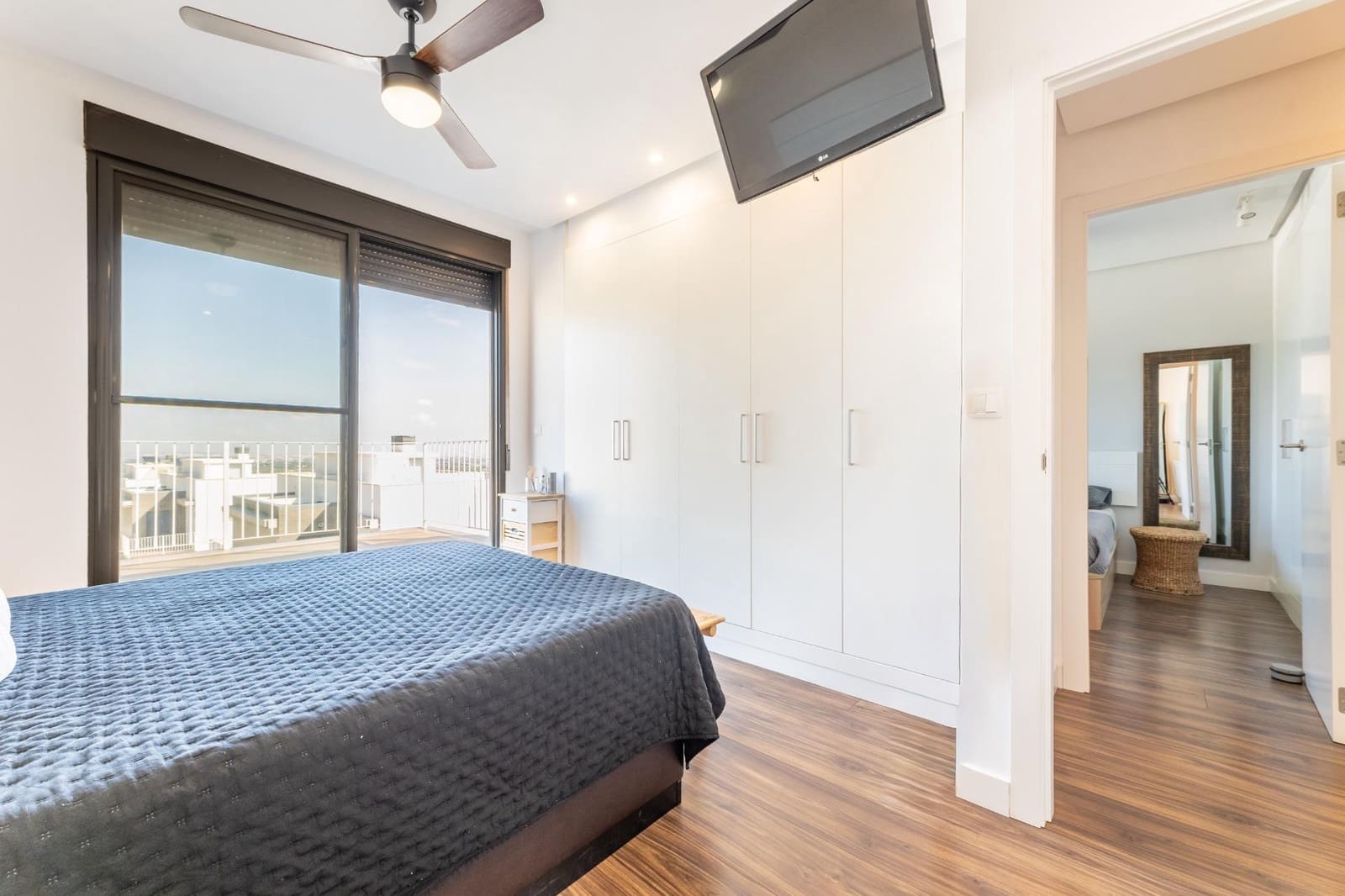 5 soveværelse Villa til salg i Chiva med swimmingpool garage - € 475.000 (Ref: 9335266)