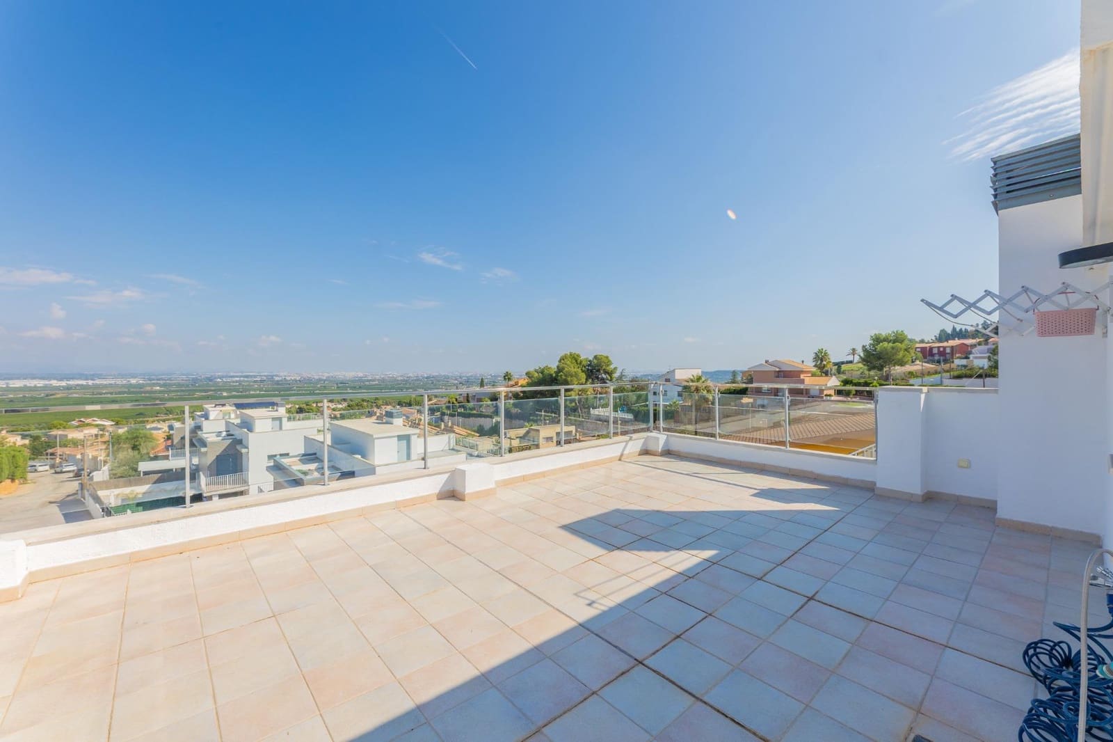 5 soveværelse Villa til salg i Chiva med swimmingpool garage - € 475.000 (Ref: 9335266)