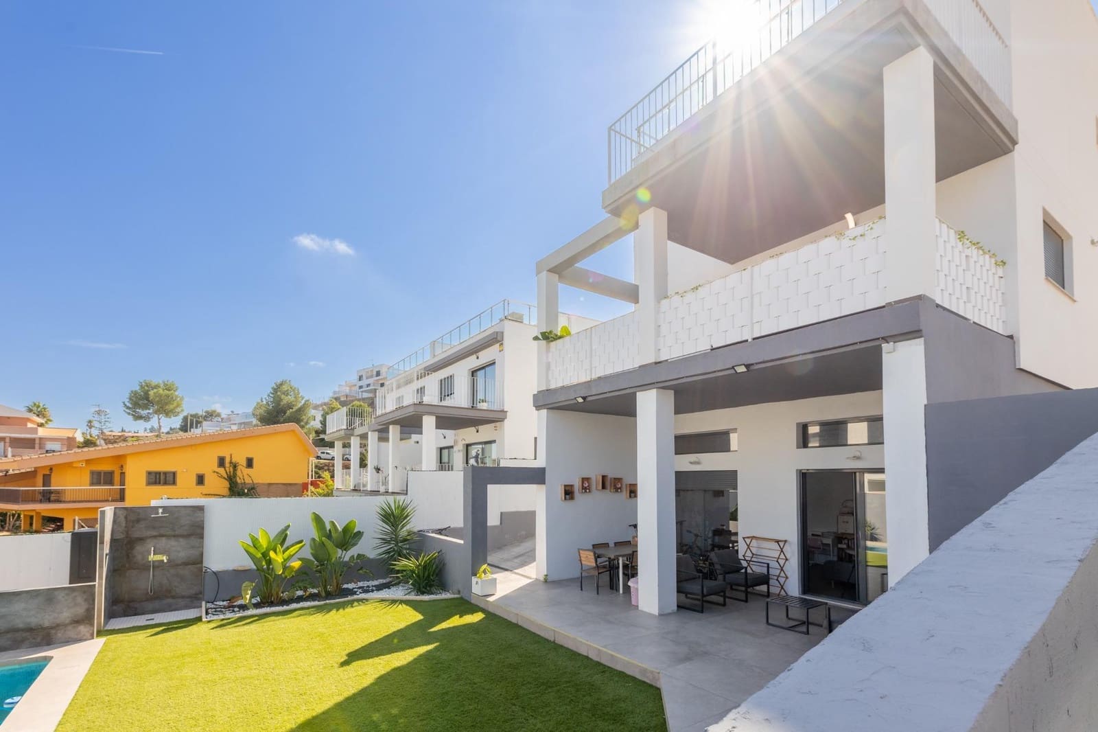 5 soveværelse Villa til salg i Chiva med swimmingpool garage - € 475.000 (Ref: 9335266)