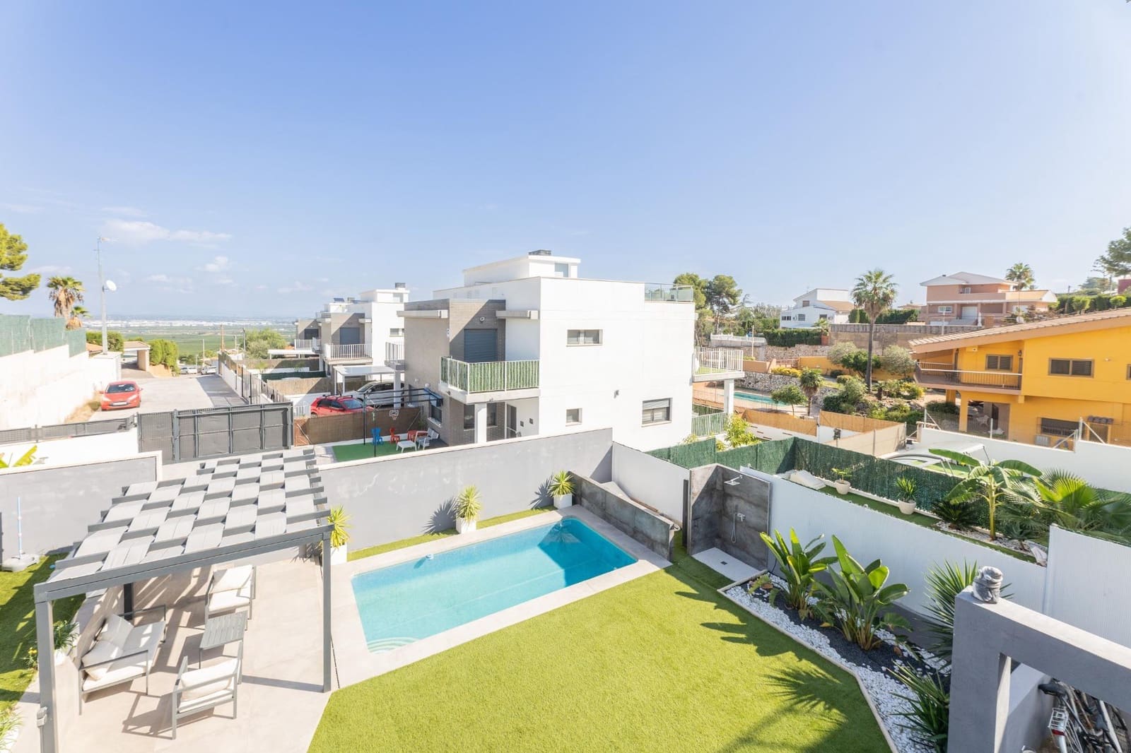 5 soveværelse Villa til salg i Chiva med swimmingpool garage - € 475.000 (Ref: 9335266)