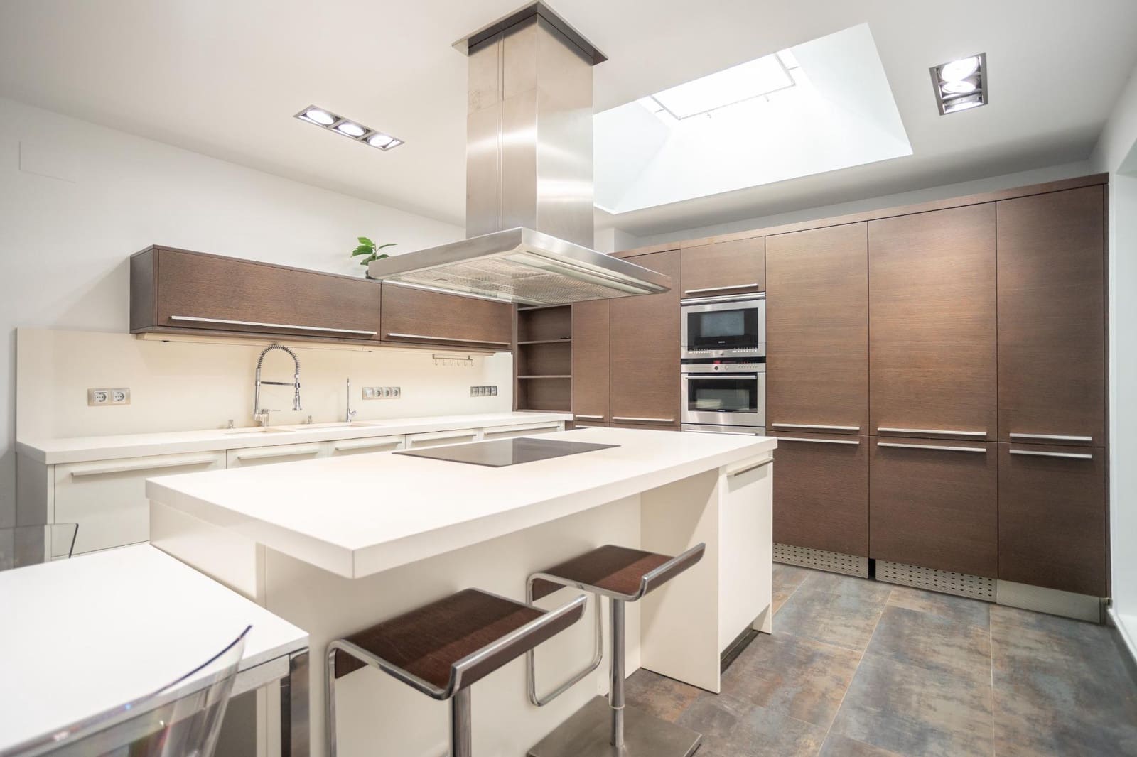 4 makuuhuone Omakotitalo myytävänä paikassa Paiporta - 650 000 € (Ref: 9347671)