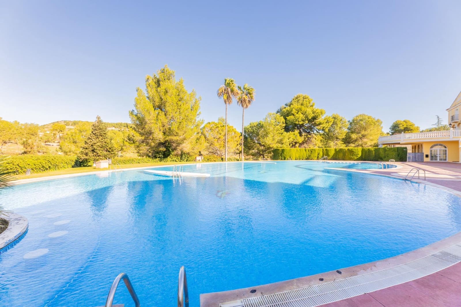 2 bedroom Flat for sale in Chiva with pool garage - € 267,000 (Ref: 9379303)