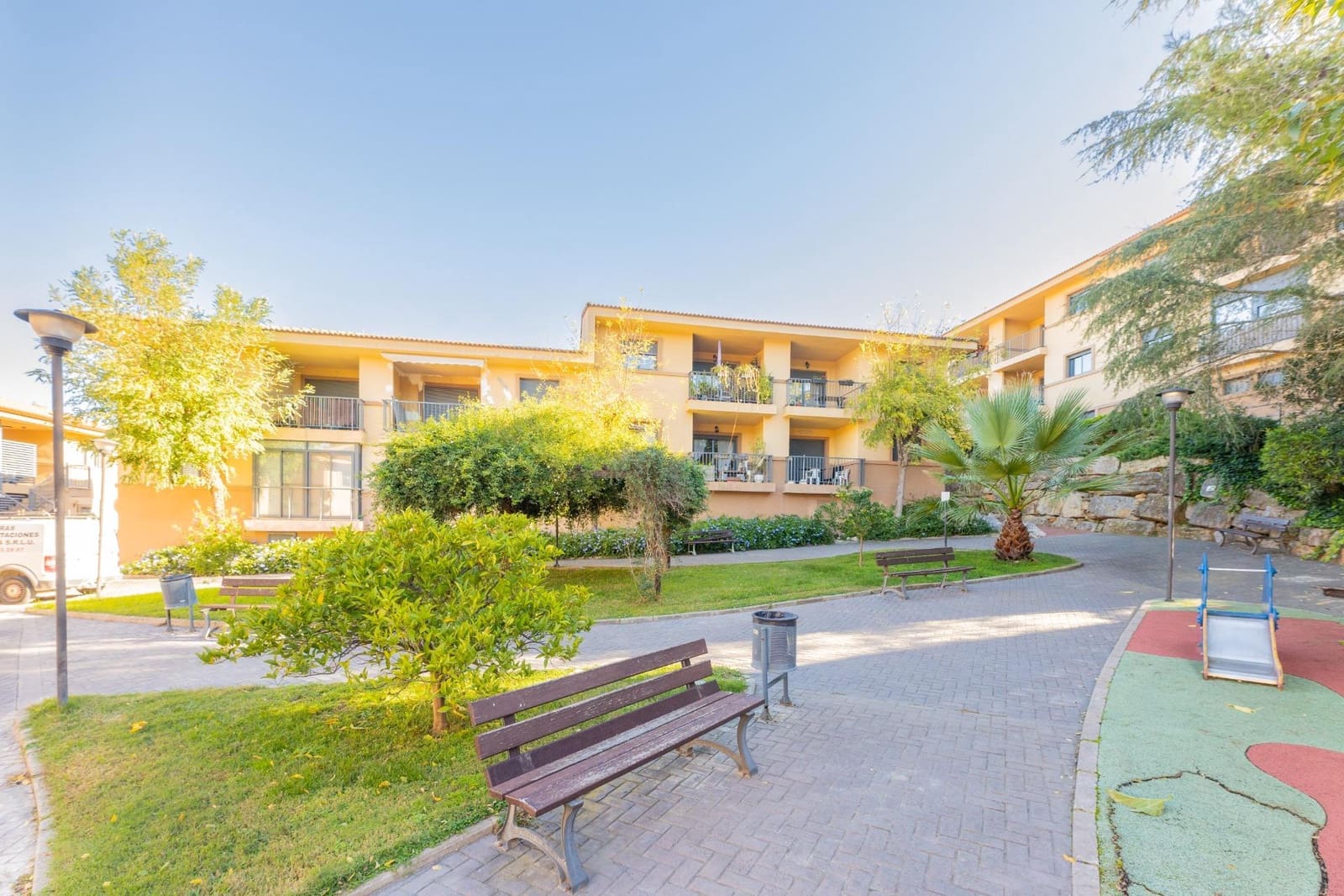 2 bedroom Flat for sale in Chiva with pool garage - € 267,000 (Ref: 9379303)