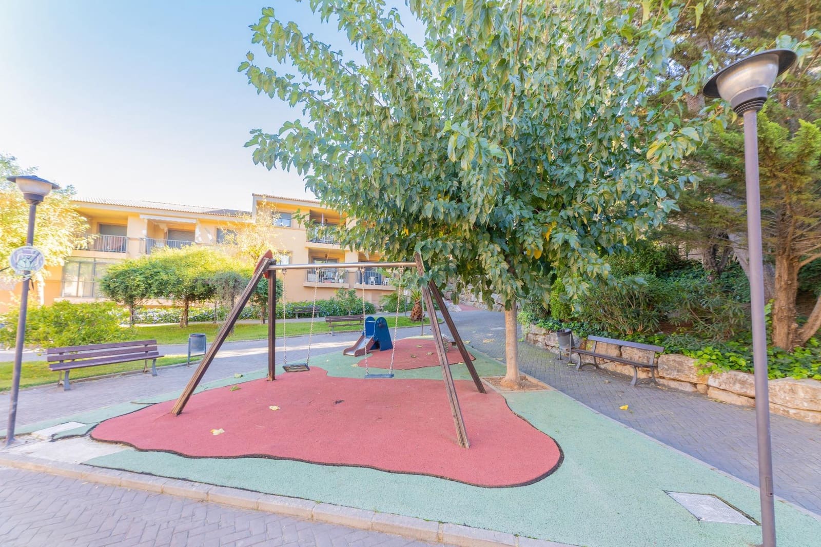 2 bedroom Flat for sale in Chiva with pool garage - € 267,000 (Ref: 9379303)