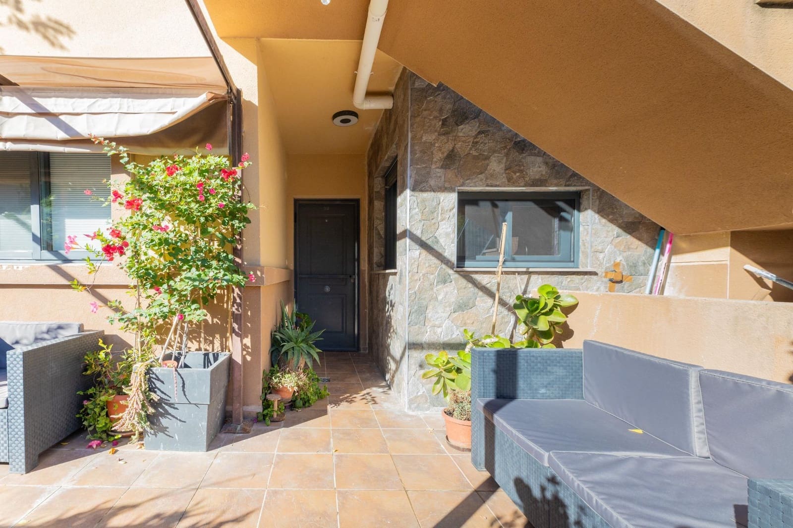 2 bedroom Flat for sale in Chiva with pool garage - € 267,000 (Ref: 9379303)