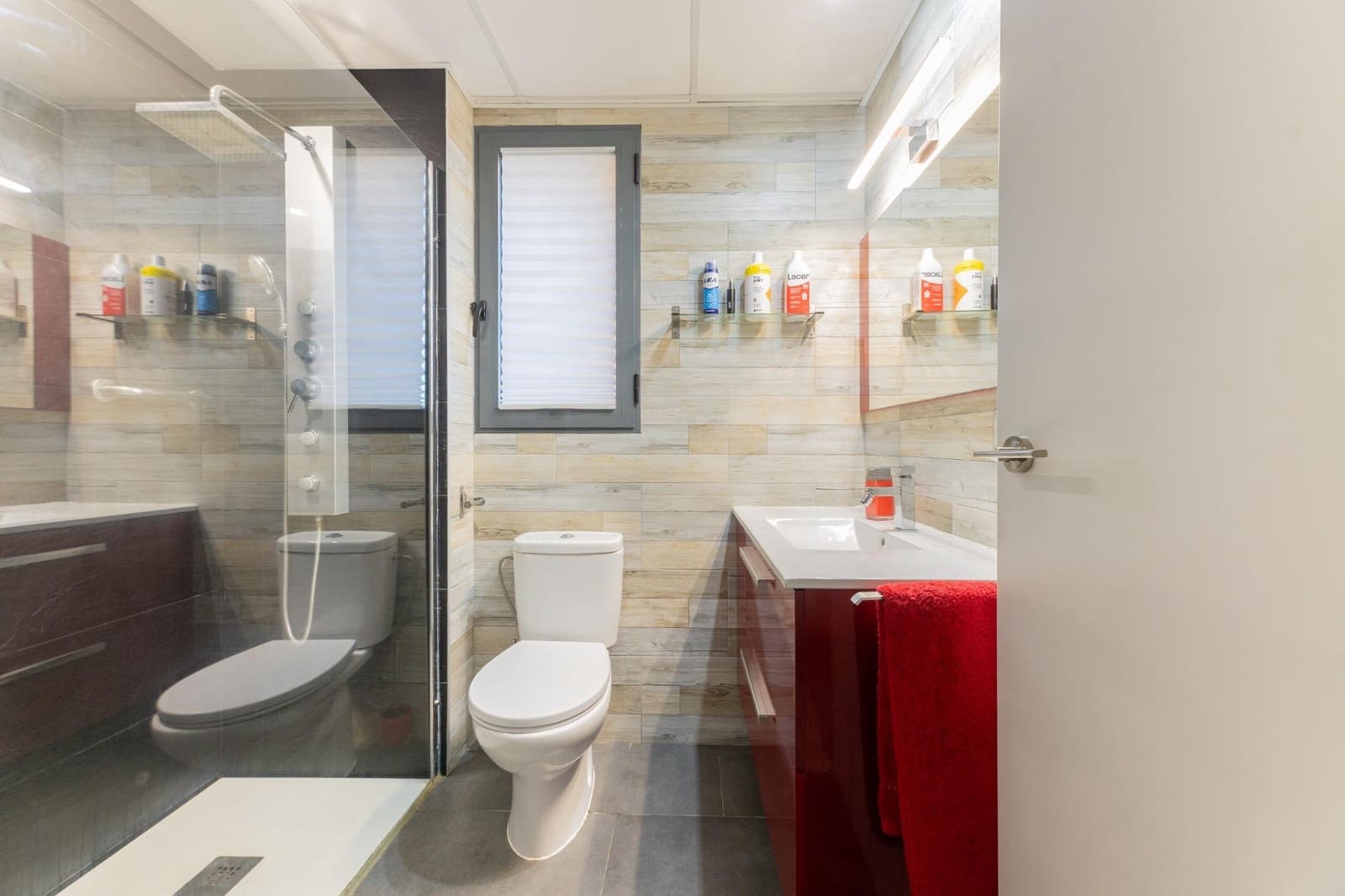 2 bedroom Flat for sale in Chiva with pool garage - € 267,000 (Ref: 9379303)