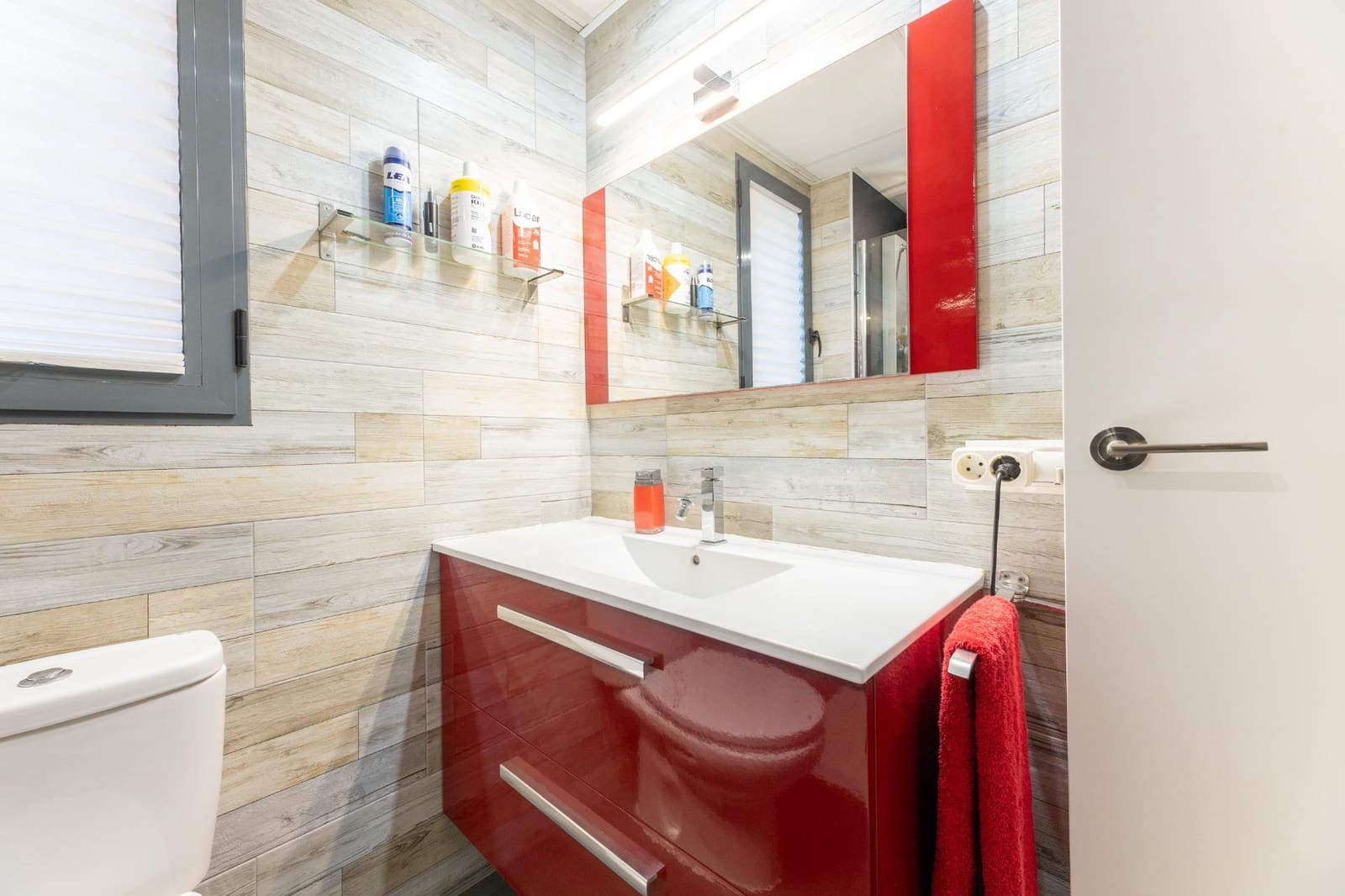 2 bedroom Flat for sale in Chiva with pool garage - € 267,000 (Ref: 9379303)