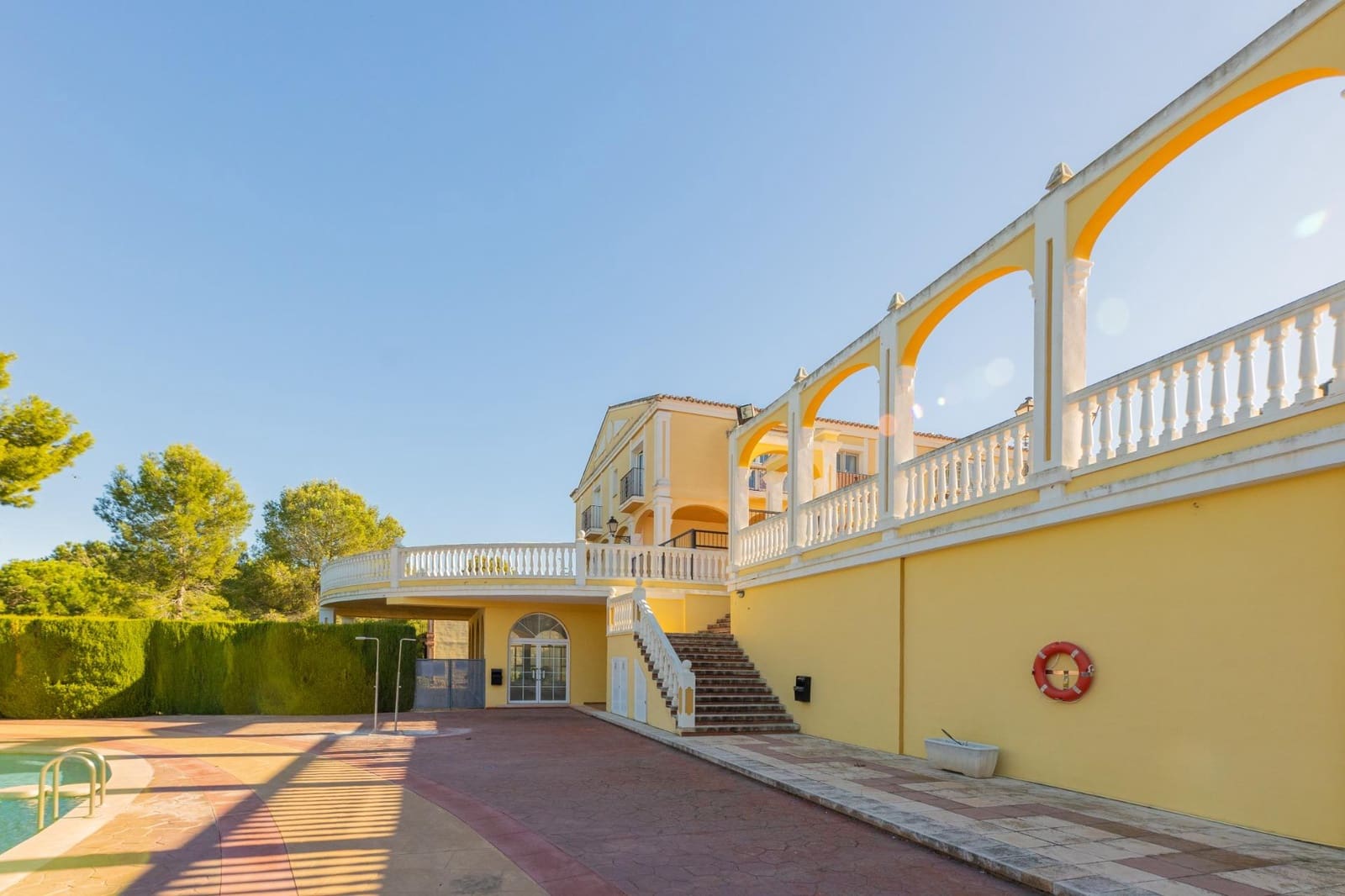 2 bedroom Flat for sale in Chiva with pool garage - € 267,000 (Ref: 9379303)