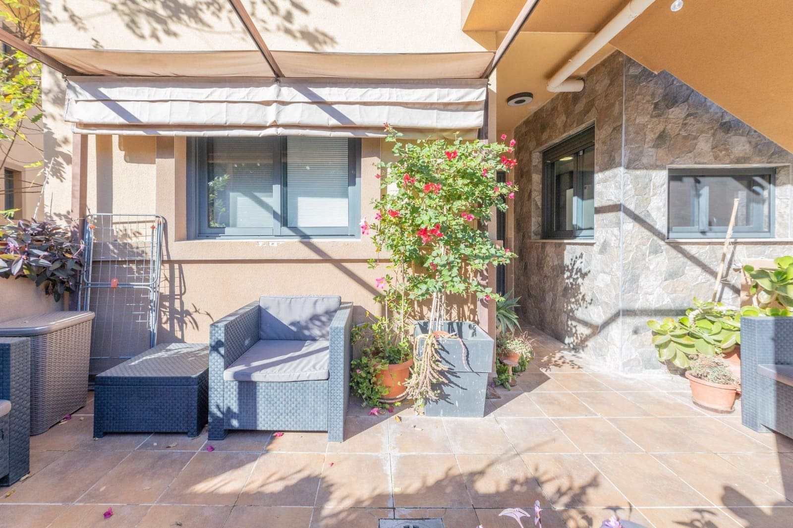 2 bedroom Flat for sale in Chiva with pool garage - € 267,000 (Ref: 9379303)