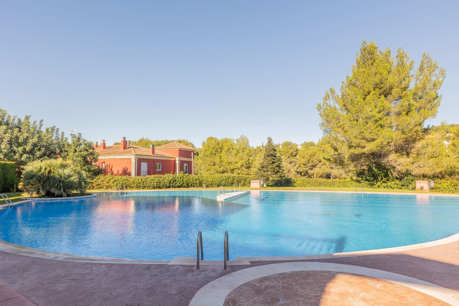 2 bedroom Flat for sale in Chiva with pool garage - € 267,000 (Ref: 9379303)