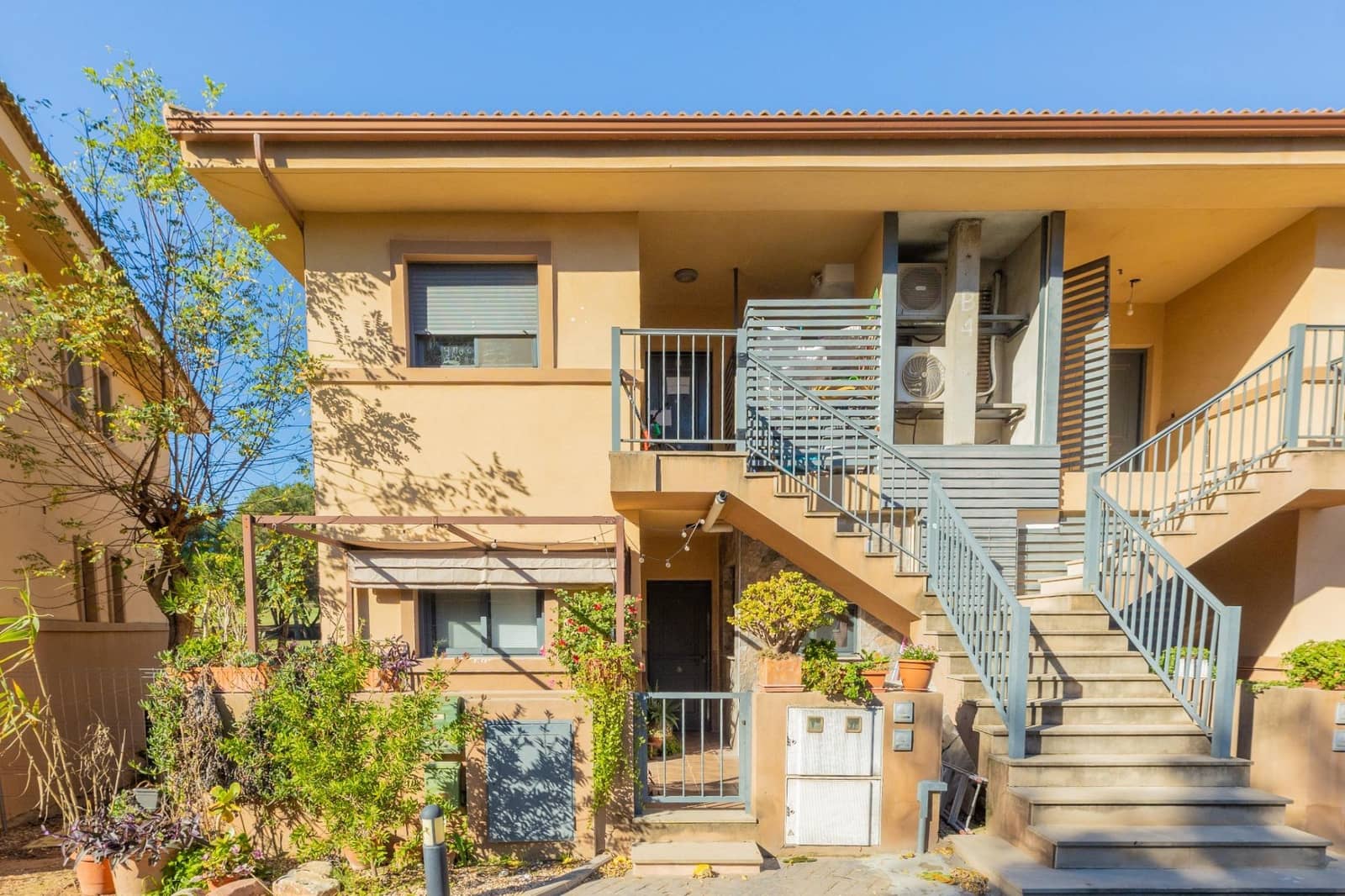 2 bedroom Flat for sale in Chiva with pool garage - € 267,000 (Ref: 9379303)