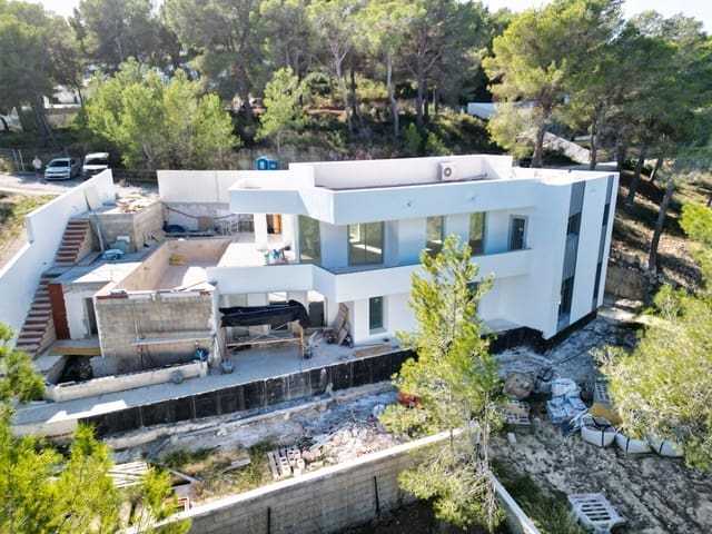 3 soveværelse Villa til salg i Moraira, Teulada-Moraira med swimmingpool - € 1.095.000 (Ref: 9388381)