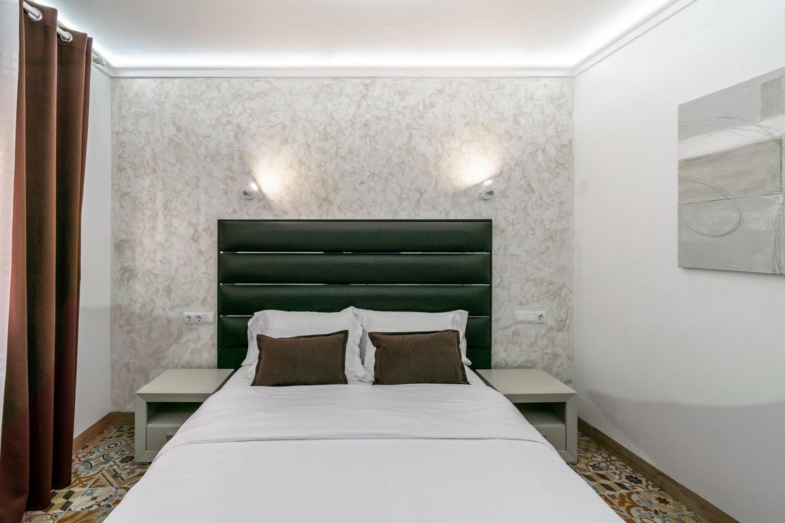 8 bedroom Hotel for sale in Calpe / Calp - € 1,150,000 (Ref: 9388382)