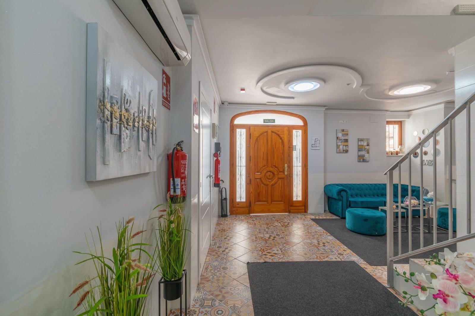 8 bedroom Hotel for sale in Calpe / Calp - € 1,150,000 (Ref: 9388382)