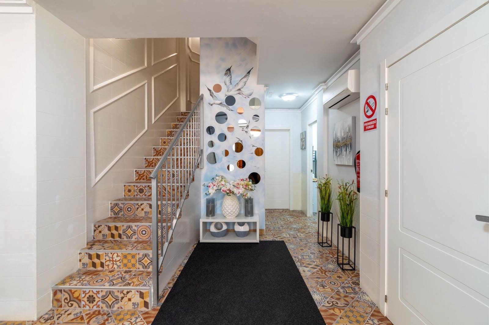 8 bedroom Hotel for sale in Calpe / Calp - € 1,150,000 (Ref: 9388382)