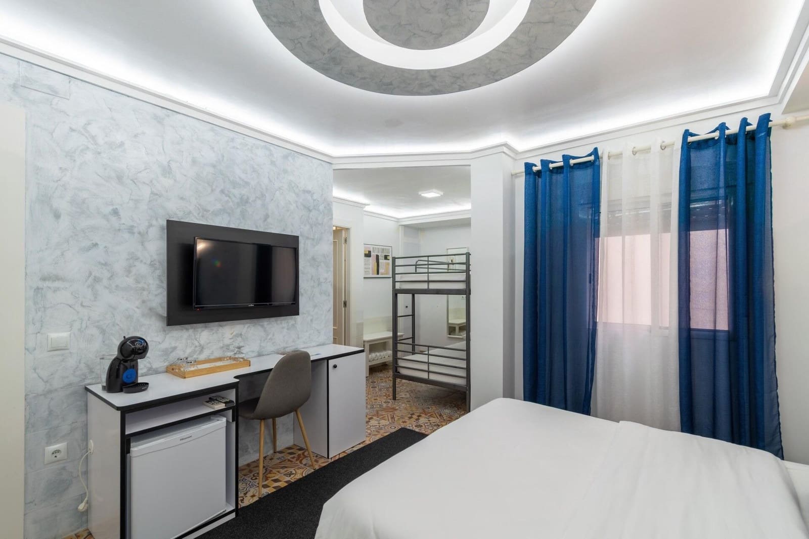 8 bedroom Hotel for sale in Calpe / Calp - € 1,150,000 (Ref: 9388382)