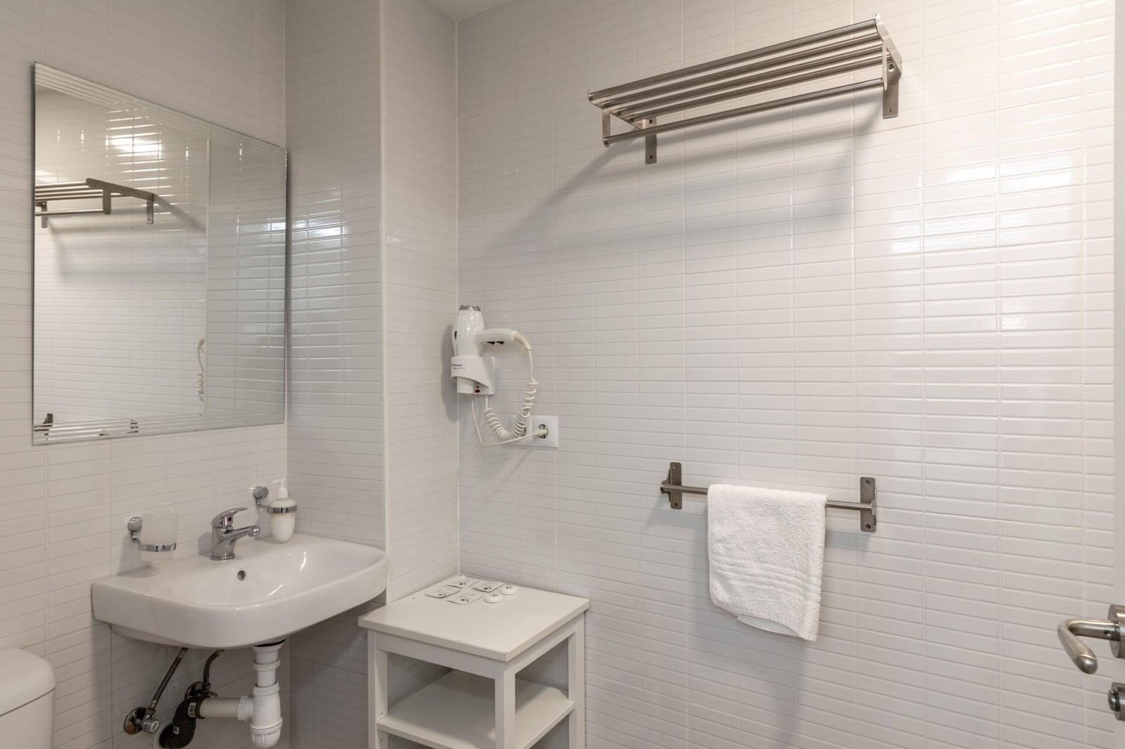 8 bedroom Hotel for sale in Calpe / Calp - € 1,150,000 (Ref: 9388382)